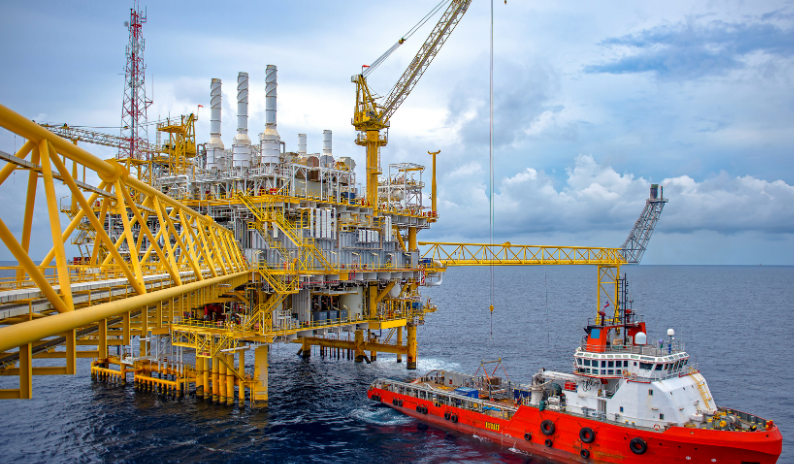 Offshore platforms, rigs, and subsea operations with specialized bolting solutions